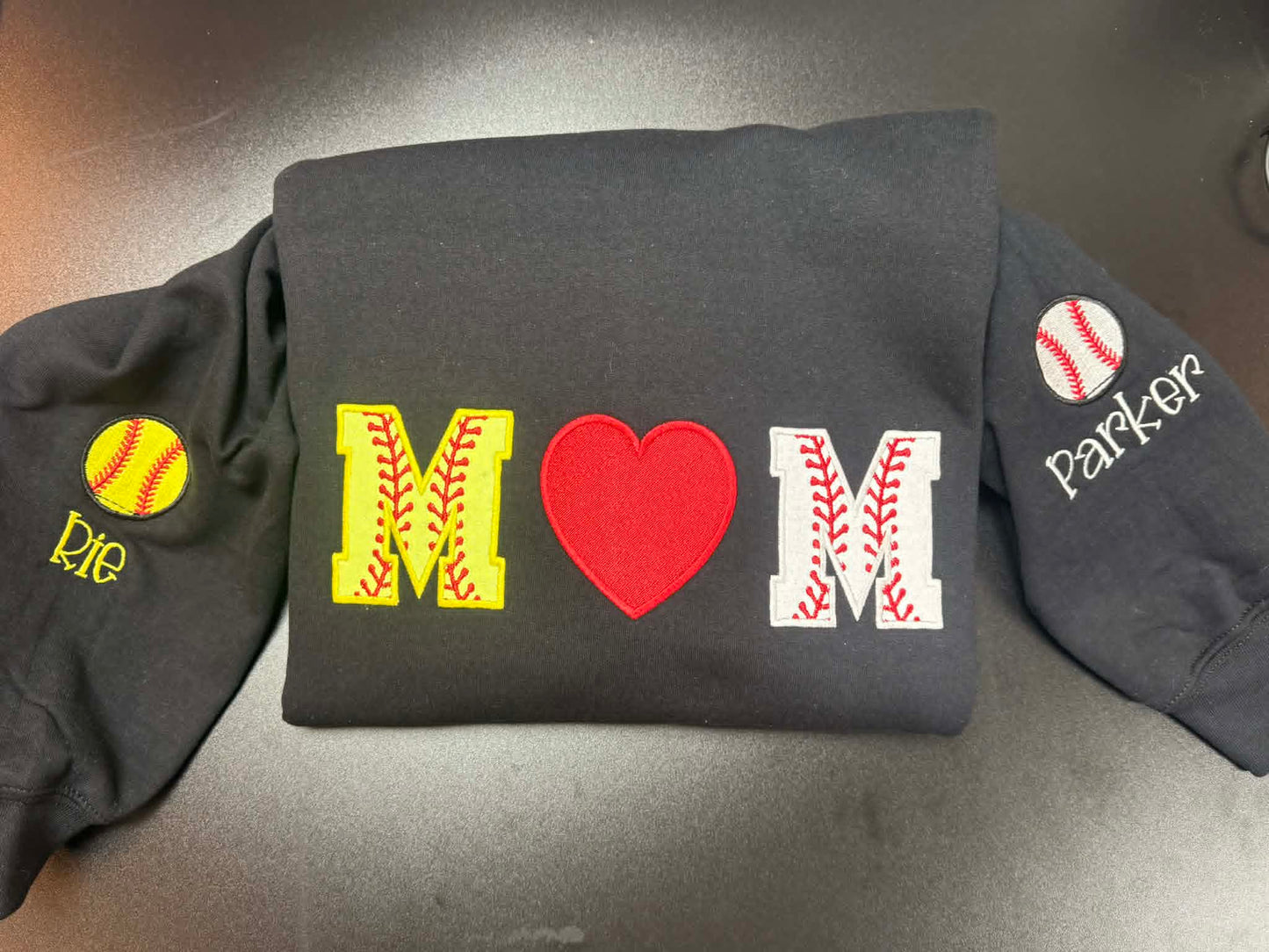 “M ❤️ M” Baseball & Softball Appliqué Sweatshirt ⚾🥎💖