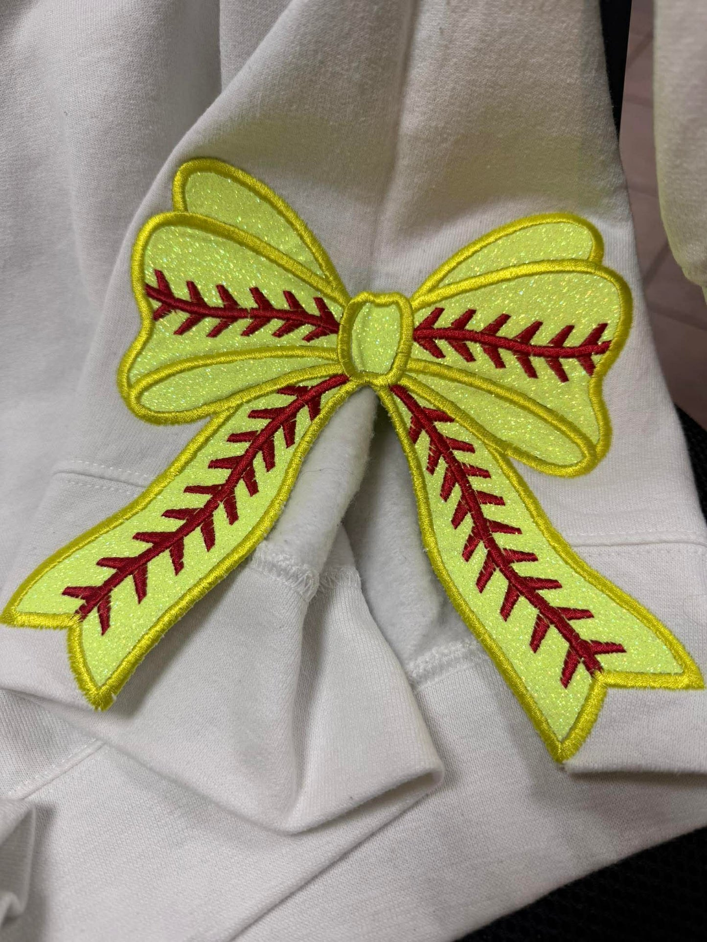 🎀 Softball Glitter Appliqué Crewneck 🎀