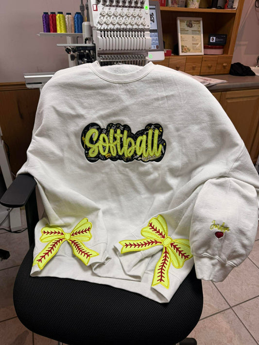 🎀 Softball Glitter Appliqué Crewneck 🎀