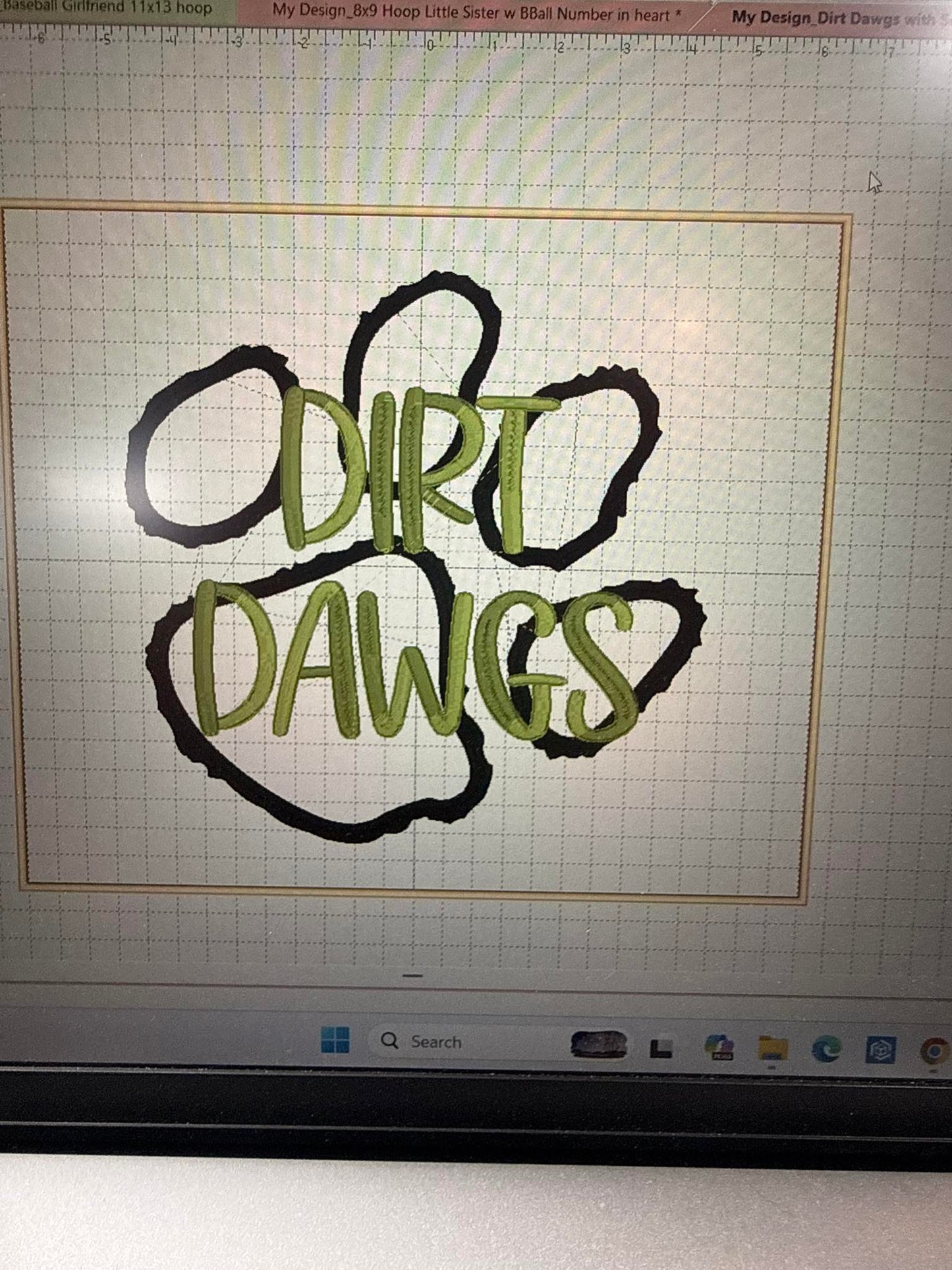 💚 Dirt Dawgs Sequin Paw Appliqué Sweatshirt 🐾