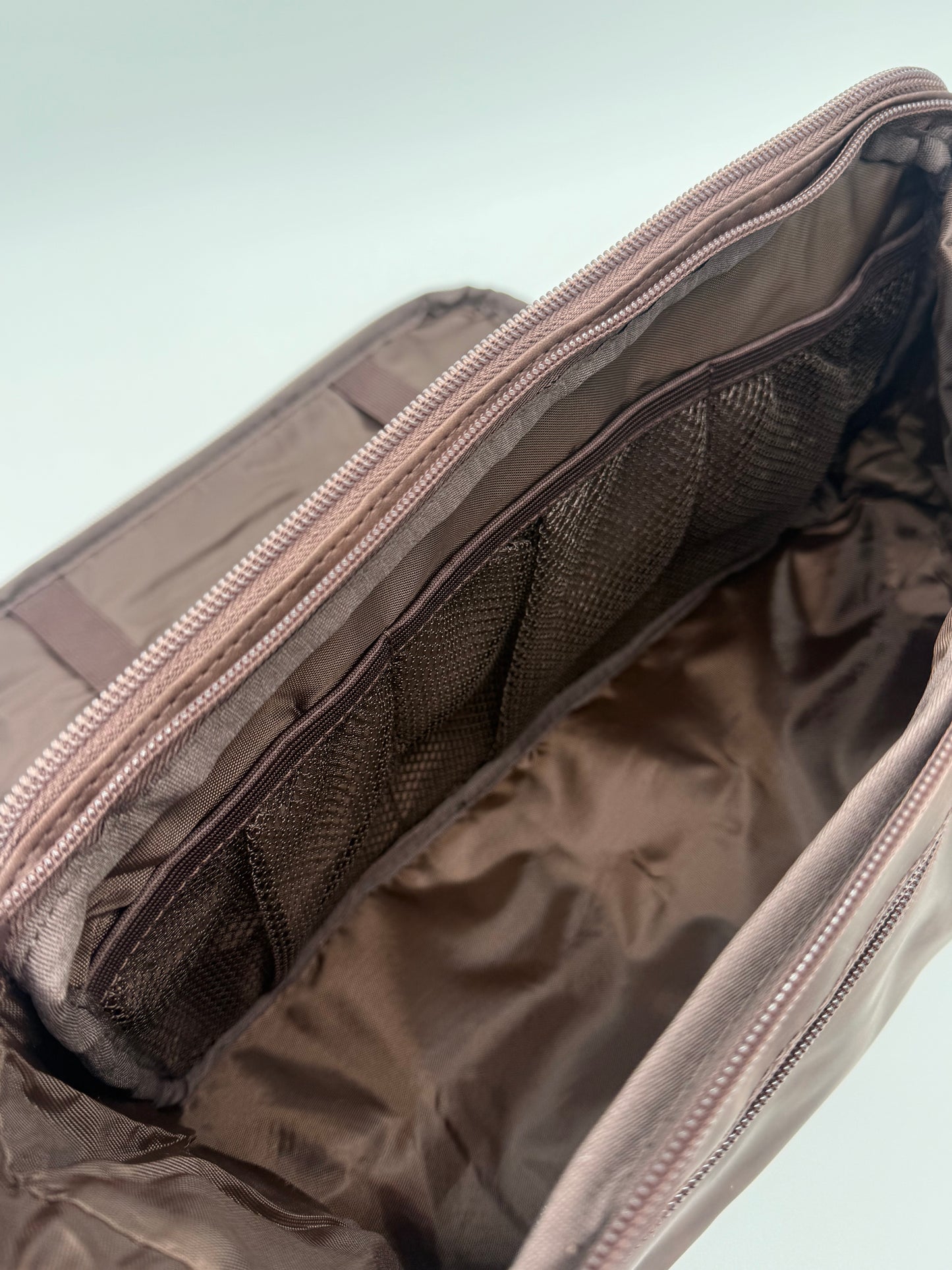 Personalized Men’s Travel Toiletry Bag – Custom Embroidered Dopp Kit