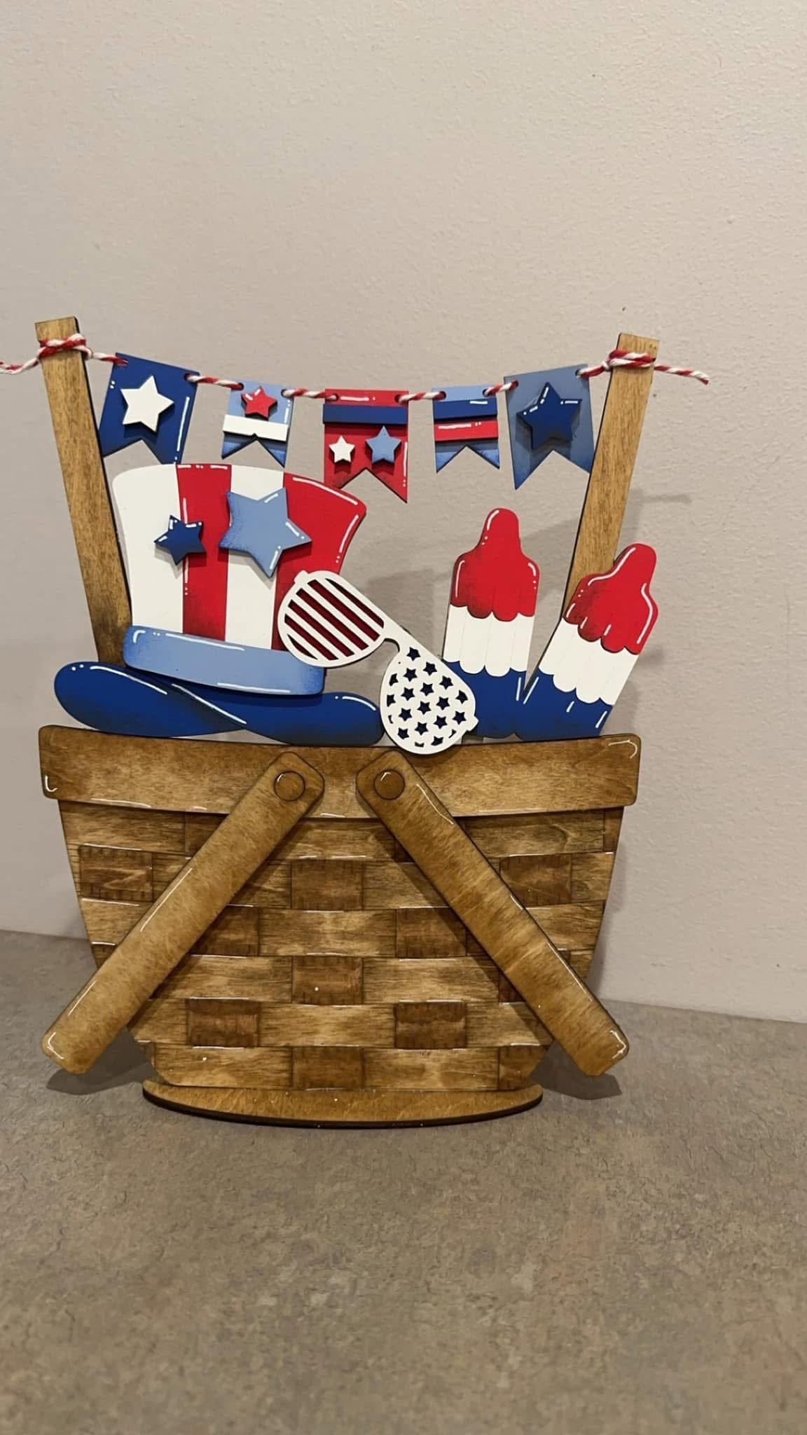 🇺🇸 Patriotic Picnic Basket Shelf Sitter – Interchangeable Seasonal Decor